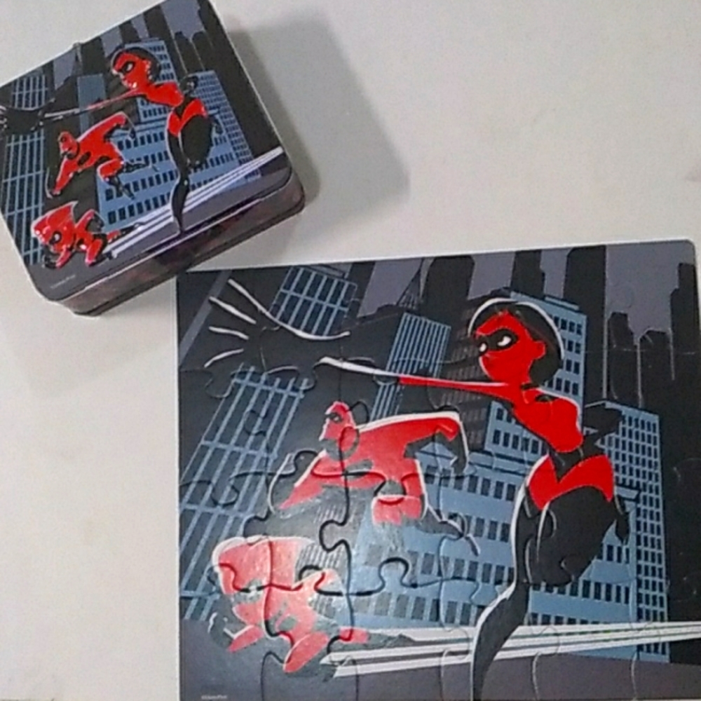 5 For $5  Sale Incredibles puzzle with tin
